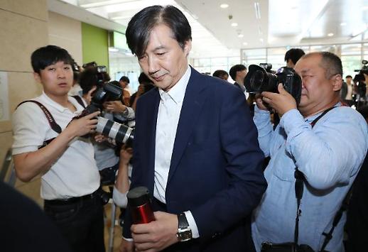 [슬라이드 화보] 조국 딸 의전원 장학금 의혹...표정 굳은 조국 후보 