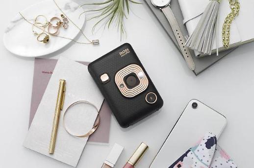 [아주리뷰] 인스탁스 미니 리플레이, 디카와 폴라로이드 그 중간 어디쯤