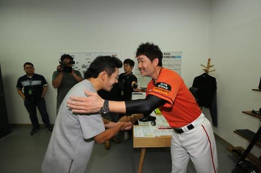 [슬라이드 화보] 징계풀린 이용규, 대전구장 찾아 고개숙여 사과