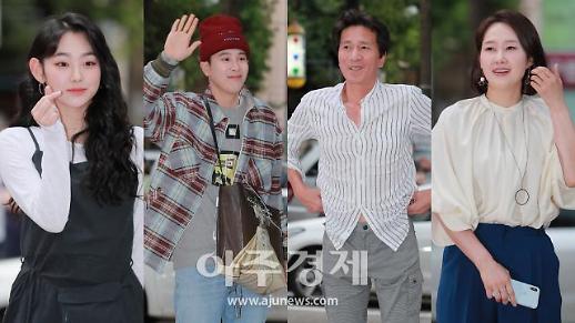 다시 한자리에 모인 델루나 식구들 강미나-표지훈-신정근-배해선 (호텔 델루나 종방연)