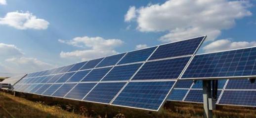 해를 따라 움직인다고?...신기한 ‘추적식 태양광’