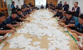 Hyundai Motors militant union gets rare praise for strike-free wage deal