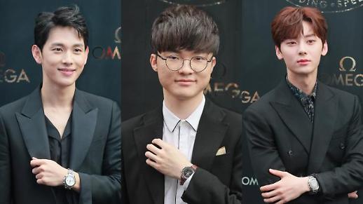 오메가, 스피드마스터 아폴로 11 달 착륙 50주년 기념 리미티드 에디션 착용한 임시완-페이커-황민현