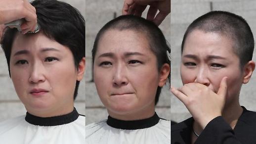[슬라이드 포토] 조국 임명 반발 이언주, 눈물 흘리며 삭발