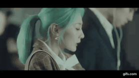 Acoustic duo Bolbbalgan4 tops song charts with comeback song Workaholic