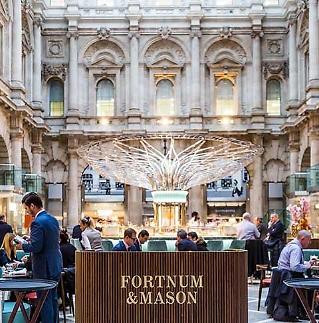 중국 Z세대 공략하는 유럽 고급백화점...명품만으로는 안 된다