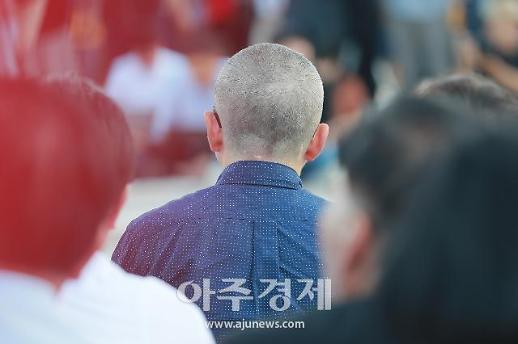 [광화문갤러리] 황교안 대표, 제1야당 대표로 첫 삭발 감행