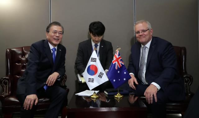韩澳举行首脑会谈 加强国防能源领域合作