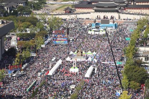 [슬라이드 화보]  조국퇴진, 광화문 광장 가득 메운 보수 집회 인파...문재인 하야 주장