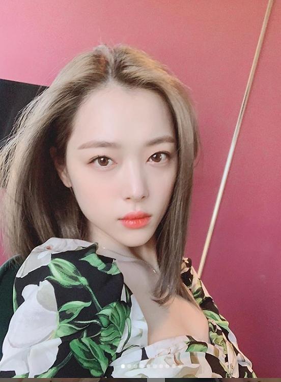 Singer-actress Sulli found dead at home, sparking suicide speculation