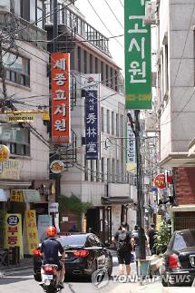 [숨막히는 청년주거] ①20대 즐거운 나의 집은 어디에…월세 부담에 숨쉬기 힘들다 