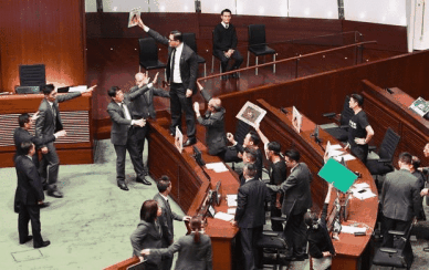 [NNA] 홍콩 행정장관 시정연설, 의회에서 불발... TV 연설로