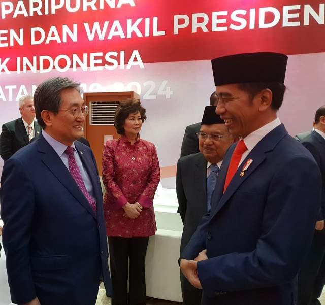 韩幕僚长出席印尼总统就职仪式