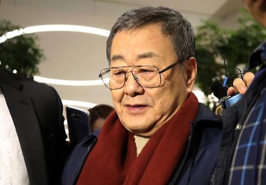 [슬라이드 화보] 비서, 가사도우미 성추행·성폭행 혐의 김준기 전 DB그룹(옛 동부그룹) 회장 공항서 체포