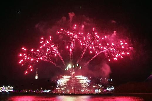 [슬라이드 화보] 여수밤바다 수놓은 화려한 불꽃