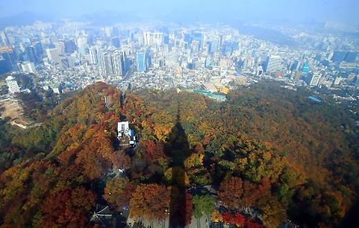 [슬라이드 화보] 깊어가는 가을...남산타워 둘레길 단풍 절정