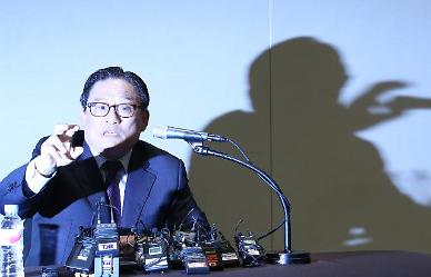 [슬라이드 화보] 공관병 갑질, 자유한국당 영입 논란 기자회견하는 박찬주 