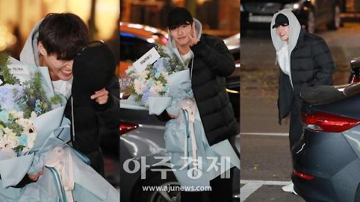 [슬라이드 화보] 강하늘, 수줍음 많은 용식이 (동백꽃 필 무렵 종방연)