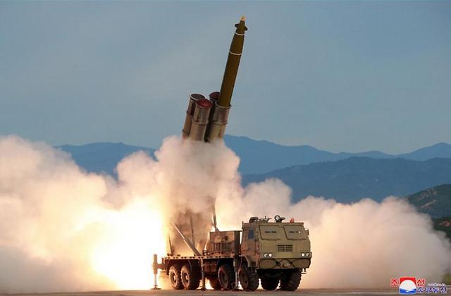 韩军称朝鲜似用超大型火箭炮发射2枚炮弹