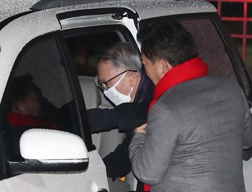 [슬라이드 화보] 김기춘 전 비서실장, 재수감 425일 만에 석방