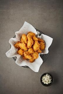 [줌인엔터프라이즈] 7년에 한 번 신제품···교촌치킨, 이유 있는 자신감