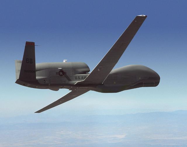 “全球鹰”无人侦察机交付 明年起在韩国军队服役