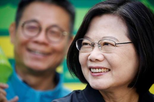 [차이나리포트] 대만 대선 D-2 선거의 여왕 차이잉원 총통 三戰 전술 통했다