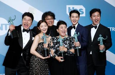 [기획] 세계 휩쓴 기생충, 그 뒤엔 지원군 CJ그룹 있었다