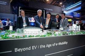  SK Innovation vows to raise portion of battery and material businesses