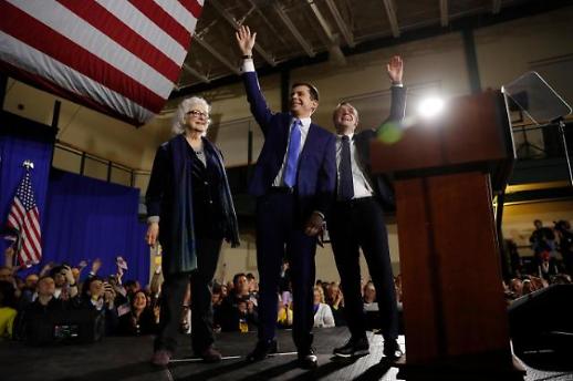 [2020 美민주당 경선] 트럼프의 재선을 막아라...치열한 경쟁 속 부티지지-샌더스 2파전 압축