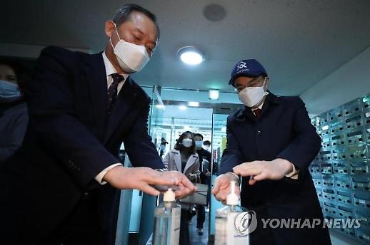 [코로나19 發 휴교대란]] “중국인 유학생 포비아 아니라 자국민 학습권 침해”