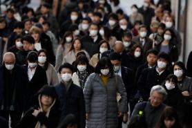 Những người đi làm ở trung tâm Seoul bao trùm sự lo lắng