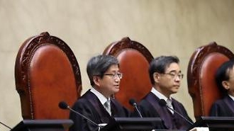 부당해고 소송 중 정년 되면 못 받은 임금 바로 받을 수 있어