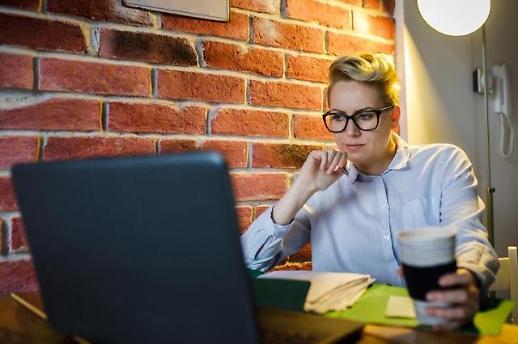 [재택근무 시대] ① 초유의 대규모·장기 재택근무 확산... 몰랐던 문제점 해결 계기로 삼아