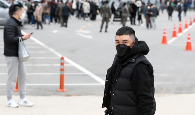 ​Seungri joins frontline military boot camp for mandatory military service.