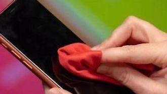 研究称新冠病毒沾附手机可存活96小时 手机消毒的正确方式是？