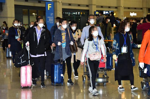 韩国撤侨包机从伊朗接回80人