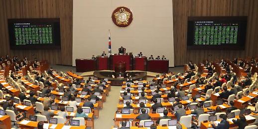 ​​​[0% 성장률이라도 사수하라]②재정 건전성 vs 경기 살리기…고민 많은 재정 당국