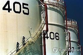 Giá dầu thế giới tăng hơn 10%…Lượng dầu thô tồn kho hàng tuần của Mỹ tăng ít hơn dự đoán