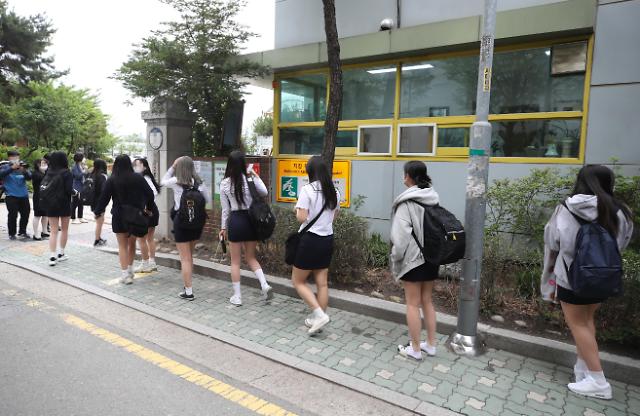 韩国中小学将如期复课 校园感染引家长担忧