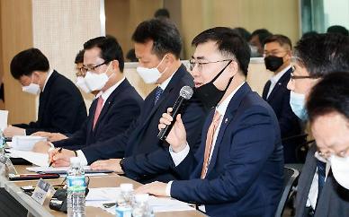탁상공론 그친 기업구조혁신펀드, 개선에도 논란 여전