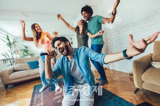 ​[위기의 노래방] 서민의 애환 달랬던 노래방, 퇴조의 길을 걷다 