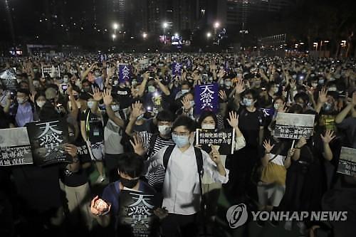 [미·중 환율전쟁 서막] 힘겨루기 본격화···흔들리는 외환 시장