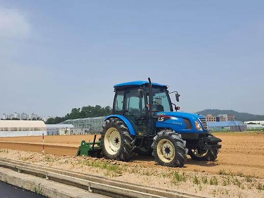 농민에 쉼을 5년 뒤 무인 자율주행 트랙터로 밭 간다