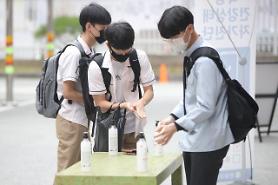 COVID-19 runs ahead in cat-and-mouse game with quarantine authorities: official