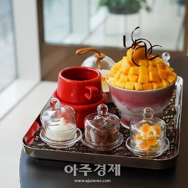 ​[기수정의 여행미학] 올해도 어김없이…호텔가는 지금 애망빙 열풍