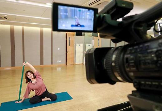 [Post Corona, First Korea!]⑨집에서 영화보고 운동하고 집 꾸미고 취미활동…나홀로 여가 일상화