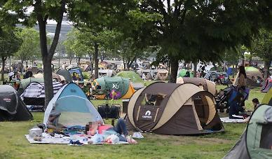 코로나19가 불러온 여행의 변화...한옥마을↓캠핑장↑