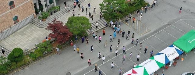 코로나19 사흘 연속 60명대…</br>수도권‧광주‧대전 확산 지속