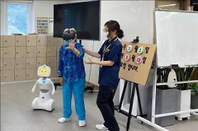 Hancom With embarks on 3-year project to build 3,000 high-tech elderly daycare service centers